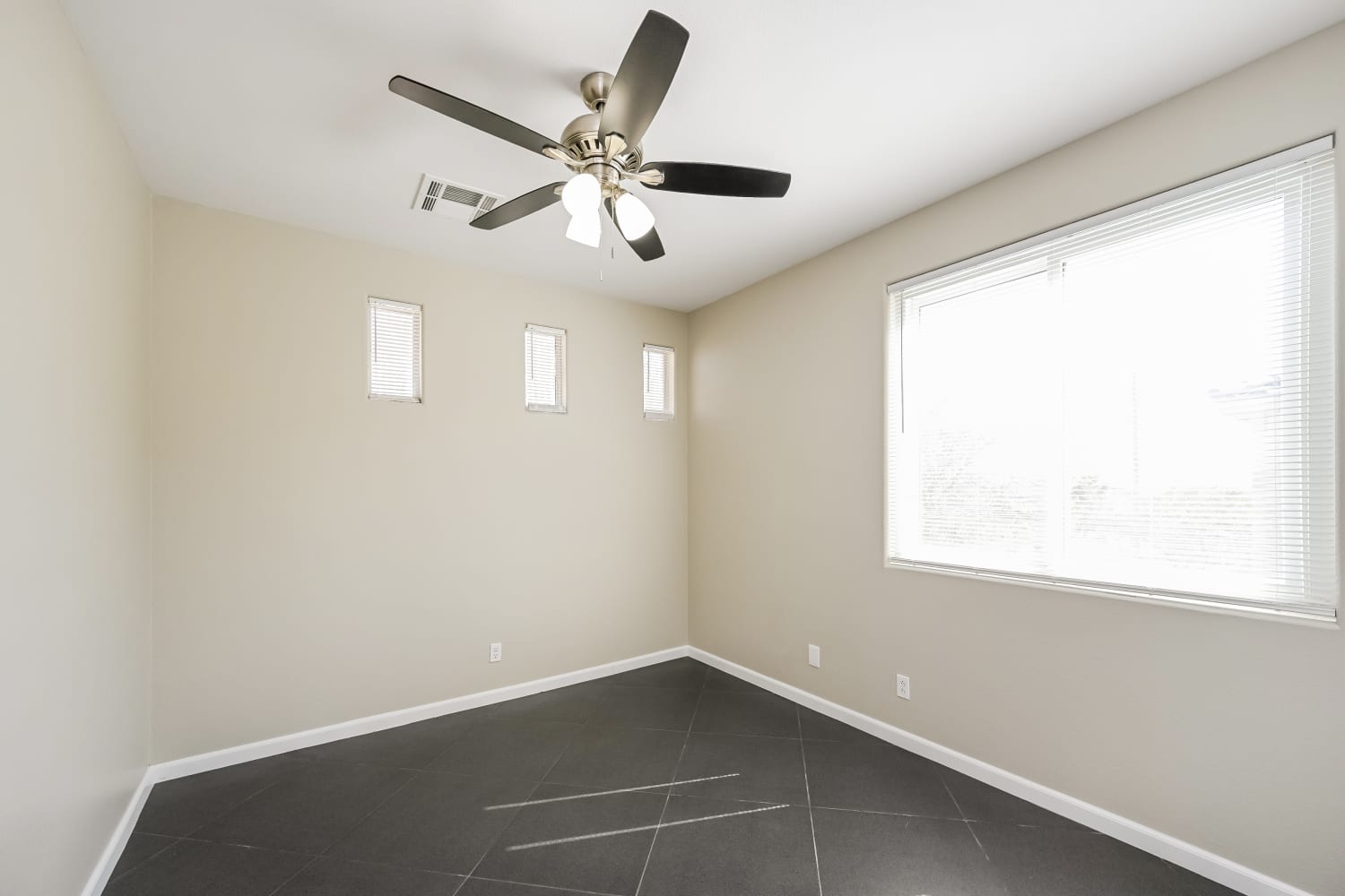 5487 Caprock Canyon Avenue, Las Vegas photo 10