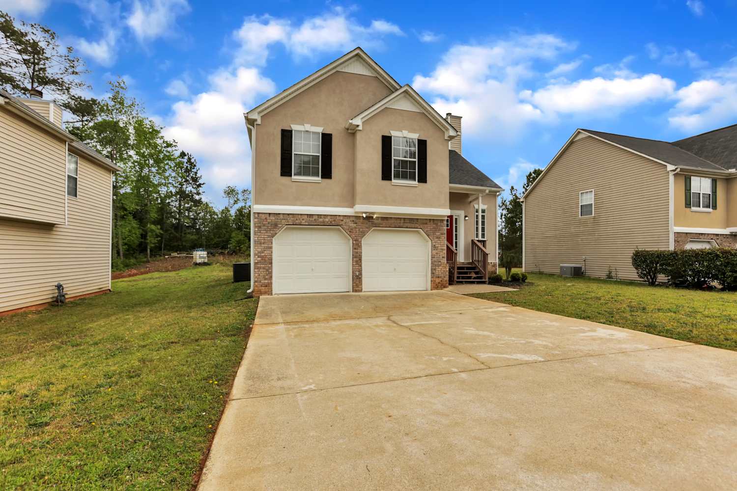 Front of 5496 Sweetsprings Dr Sw, Powder Springs, GA