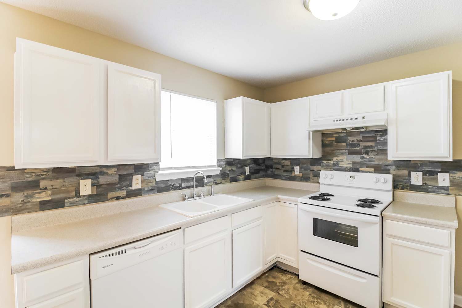 55 Kendall Ln, Covington photo 8