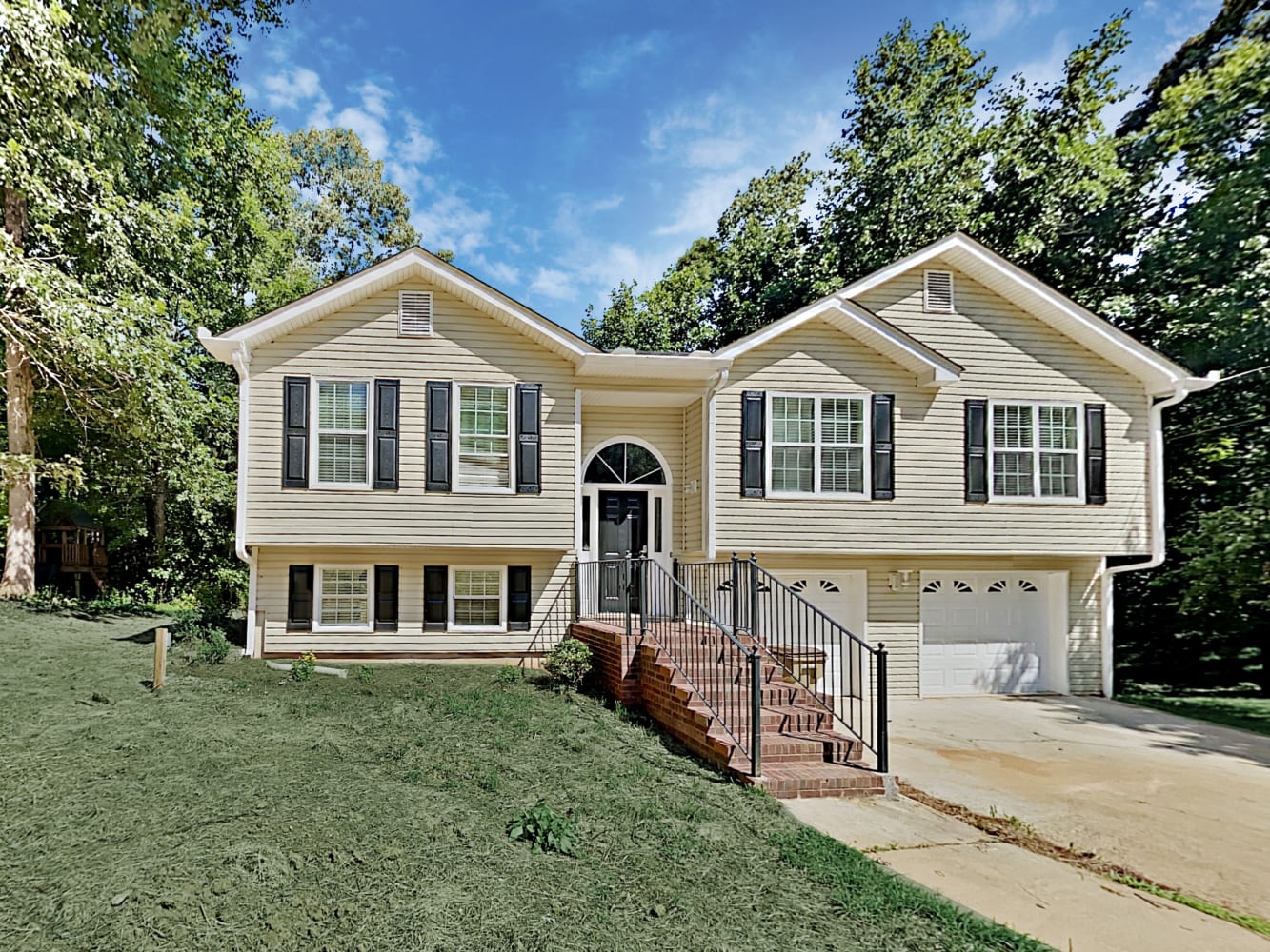 Front of 5509 Tory Way, Flowery Branch, GA