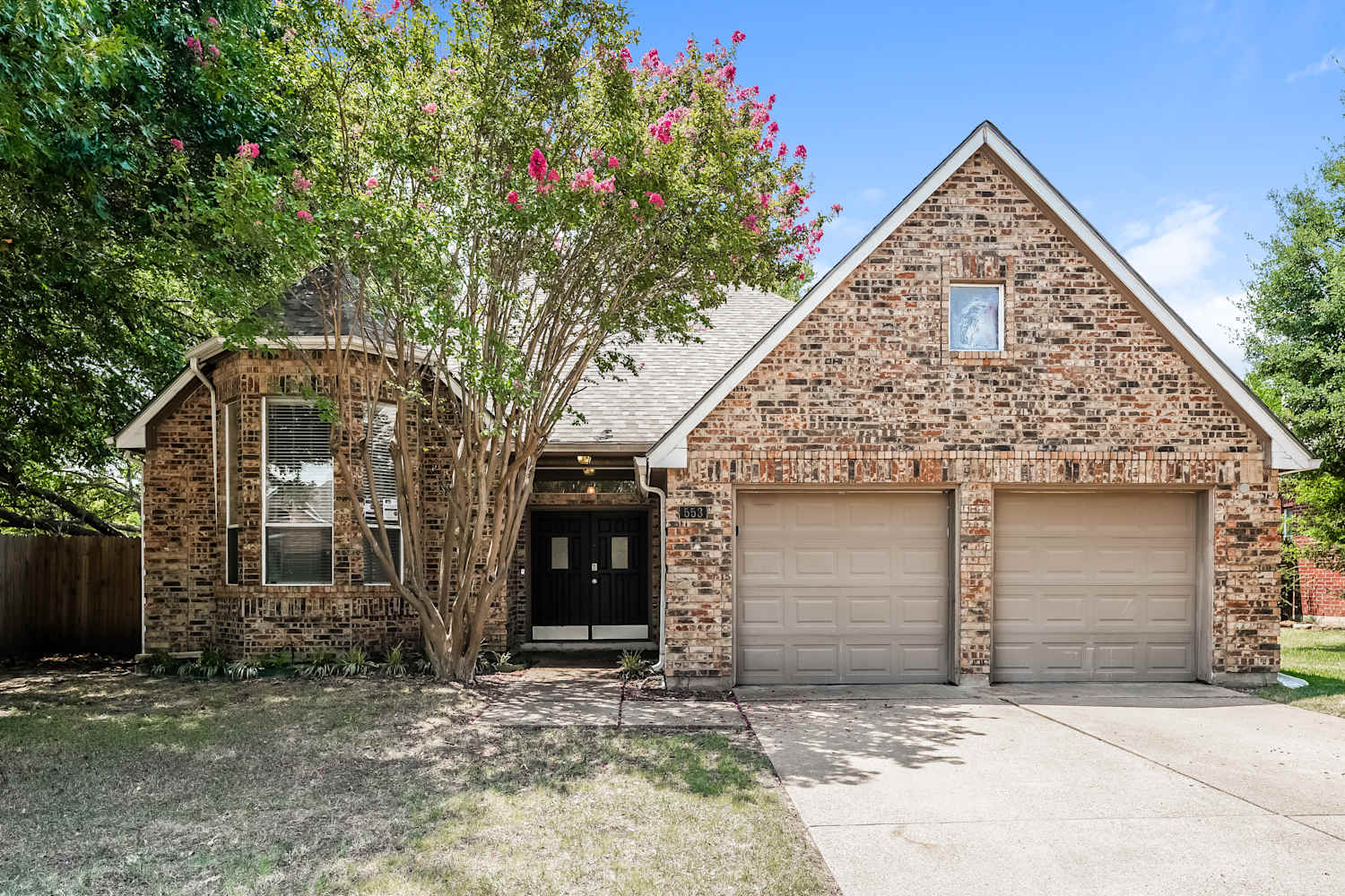 553 Mercer St, Grand Prairie photo 1