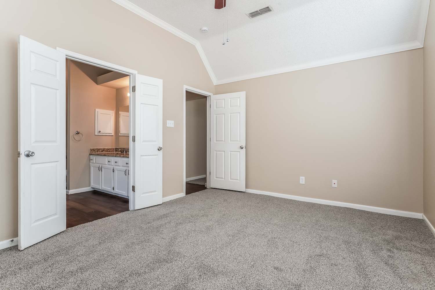 553 Mercer St, Grand Prairie photo 13