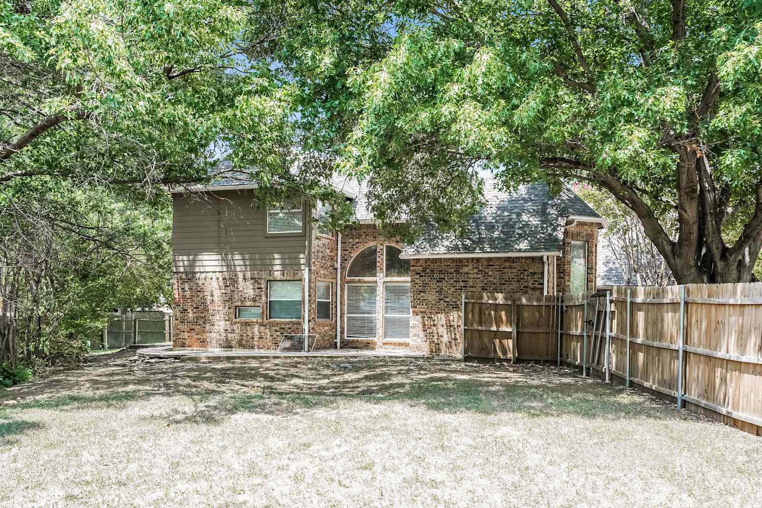553 Mercer St, Grand Prairie photo 17