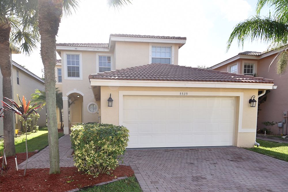 Front of 5535 Wishing Star Ln, Greenacres, FL