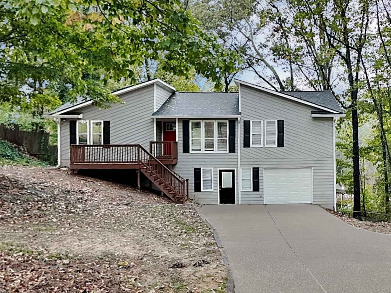 5545 Gibson Dr, Acworth photo 1