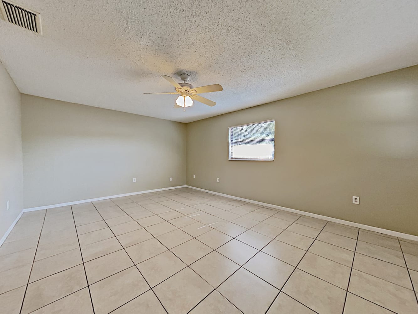 555 Freeport Ave N, Saint Petersburg photo 8