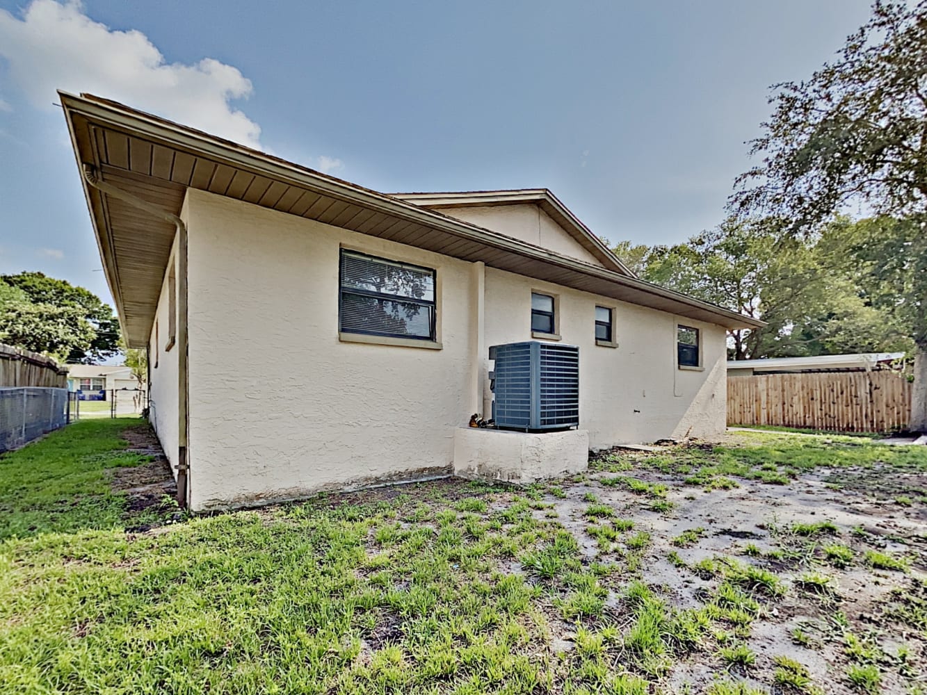 555 Freeport Ave N, Saint Petersburg photo 15