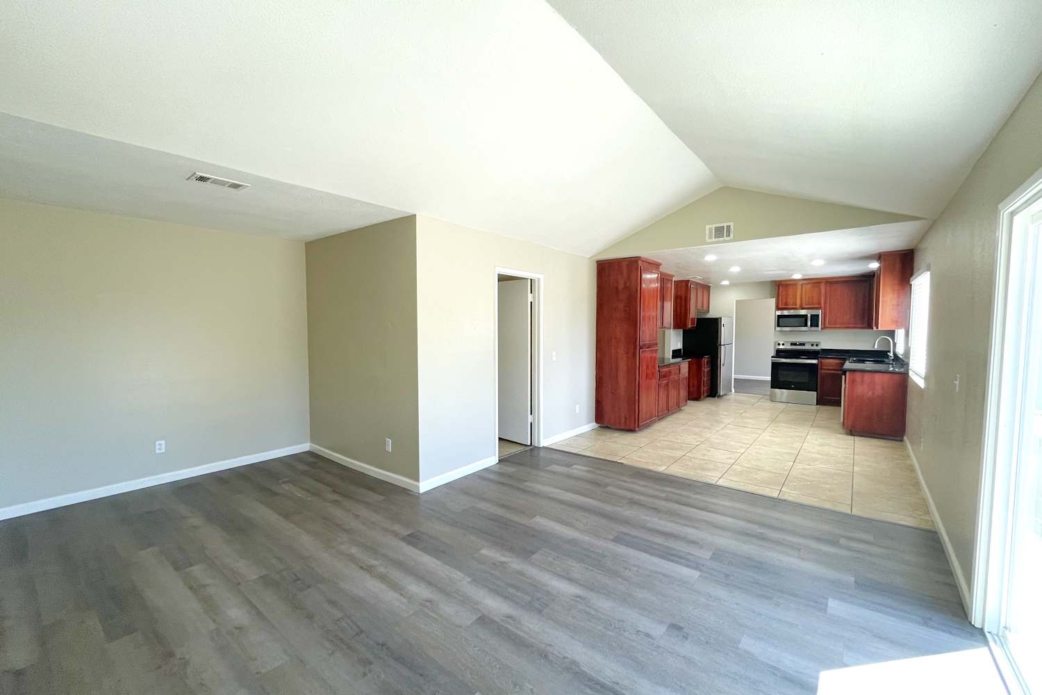560 E Wigeon Way, Suisun City photo 4