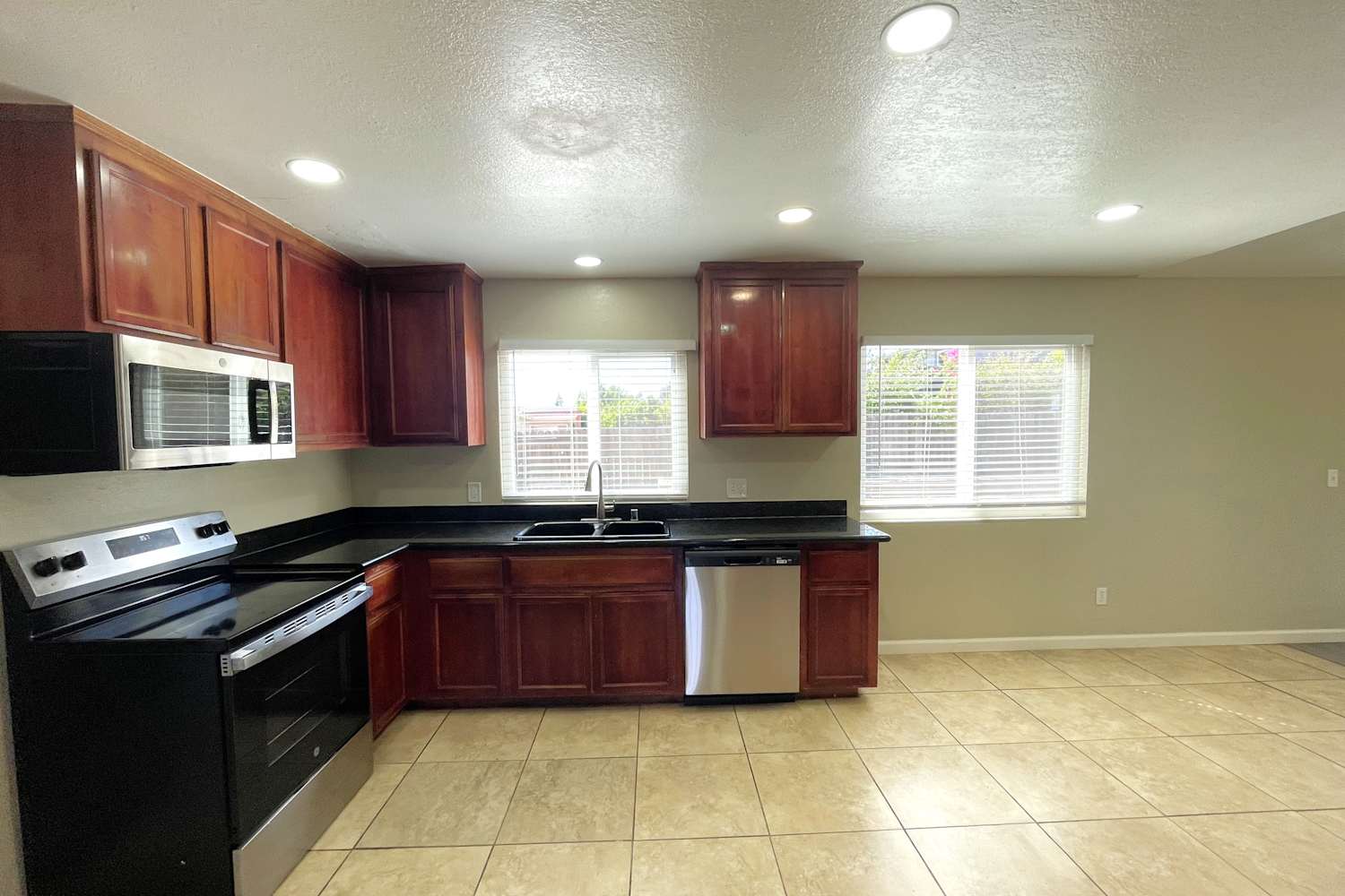 560 E Wigeon Way, Suisun City photo 6