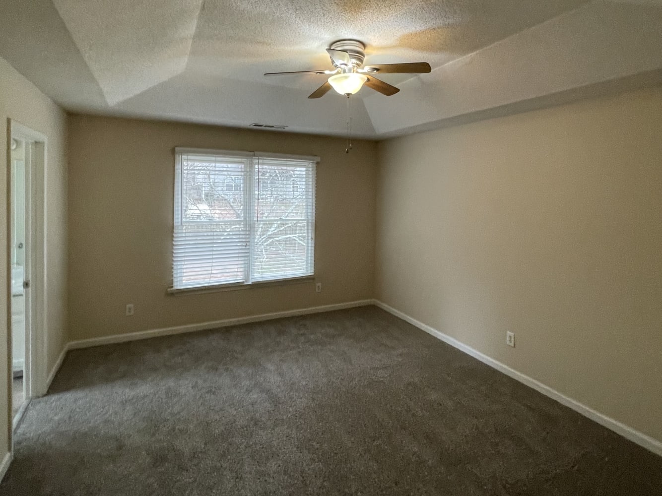 560 Heathgate Dr, Lawrenceville photo 11