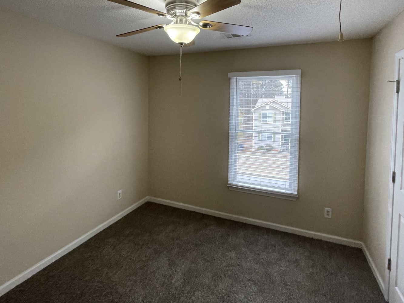 560 Heathgate Dr, Lawrenceville photo 9