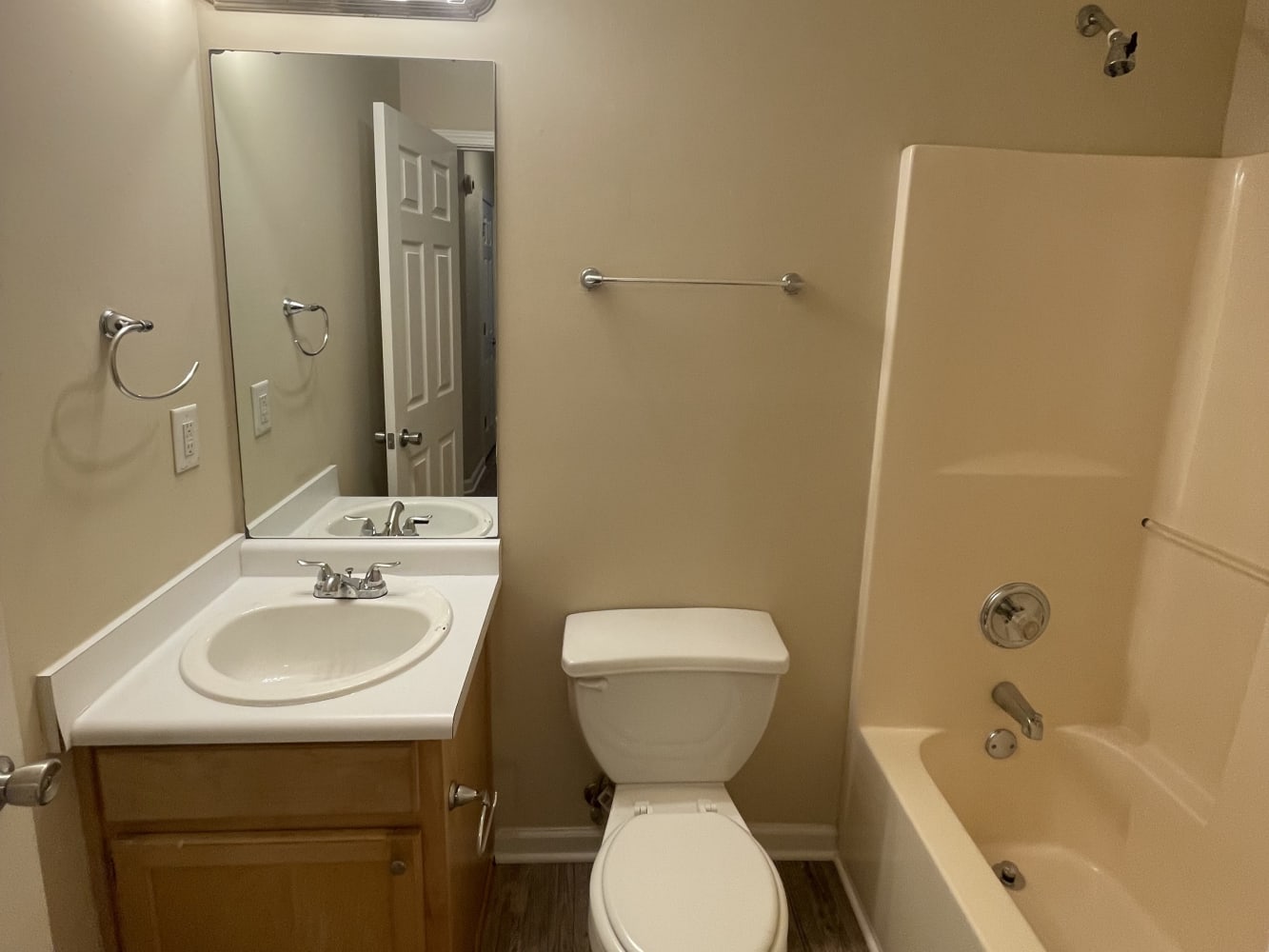 560 Heathgate Dr, Lawrenceville photo 14