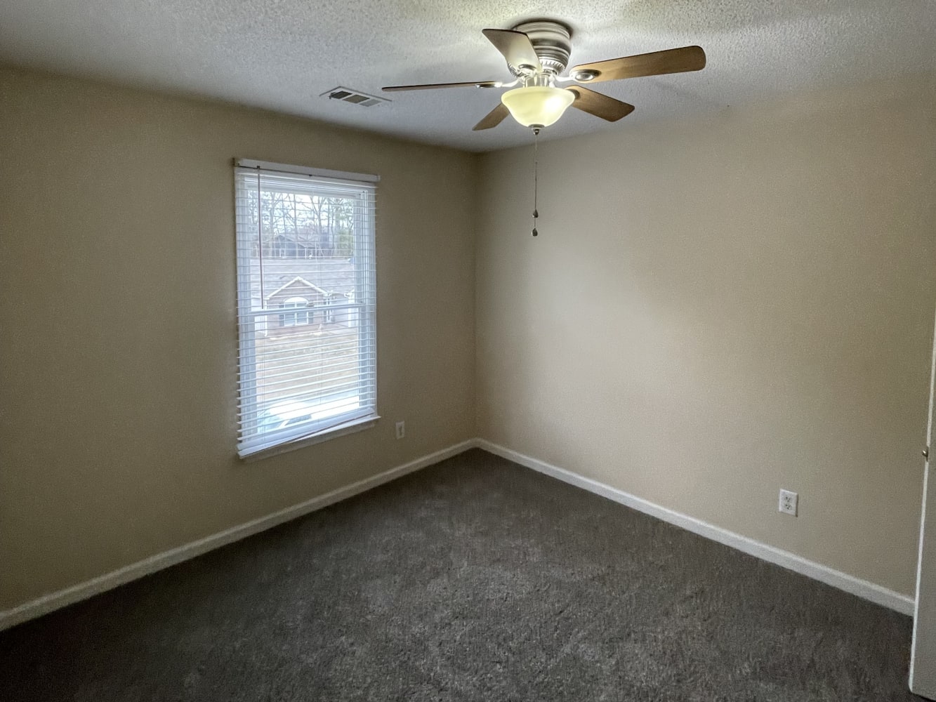 560 Heathgate Dr, Lawrenceville photo 10
