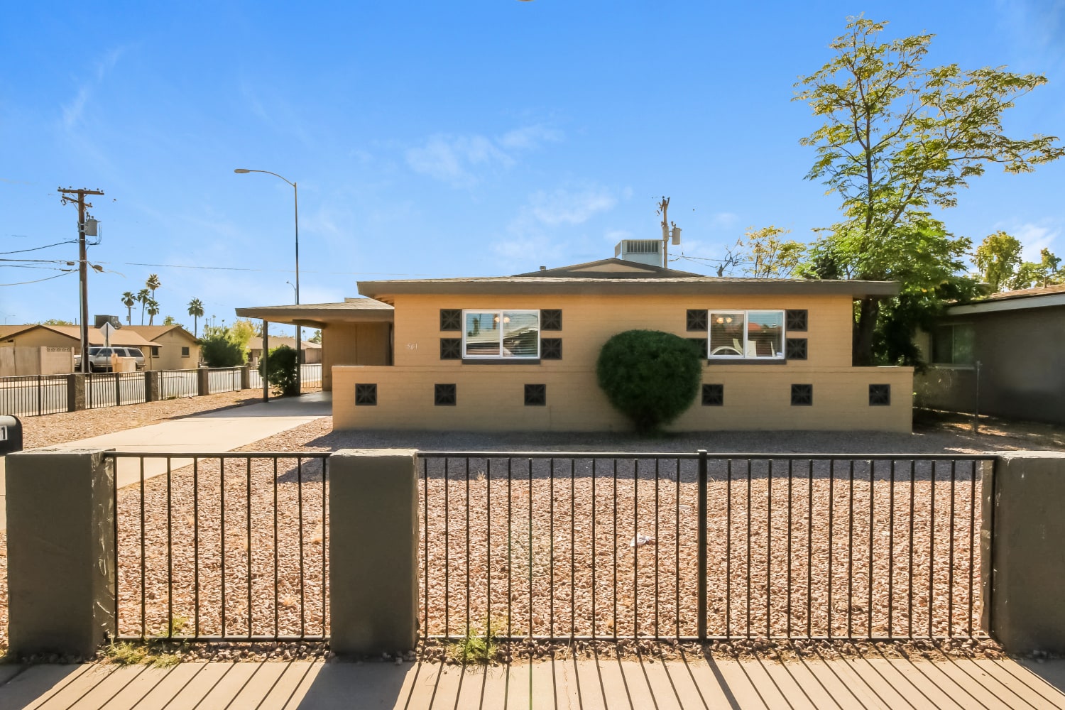 Front of 561 E Franklin Ave, Mesa, AZ