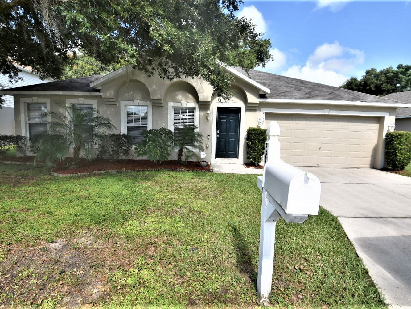 5627 Oakwood Knoll Dr, Lakeland photo 1