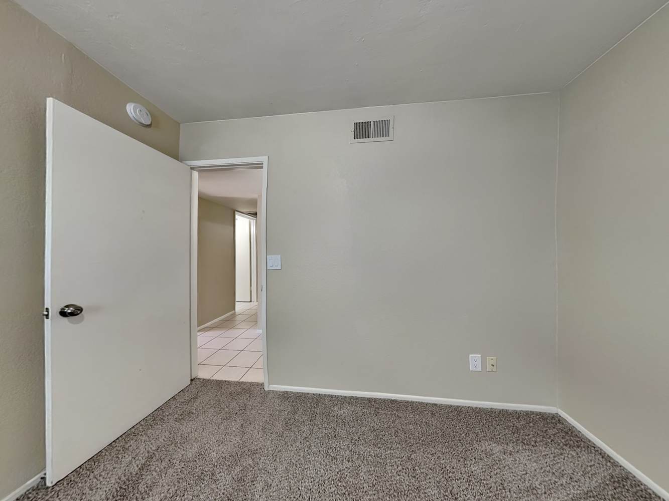 5634 W Altadena Ave, Glendale photo 8