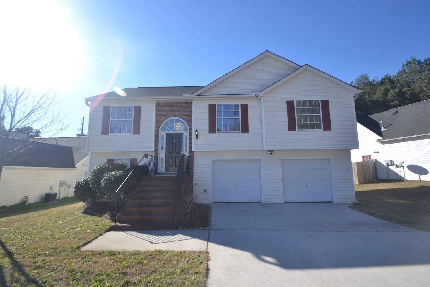 Front of 5653 Hidden Brook Cir, College Park, GA