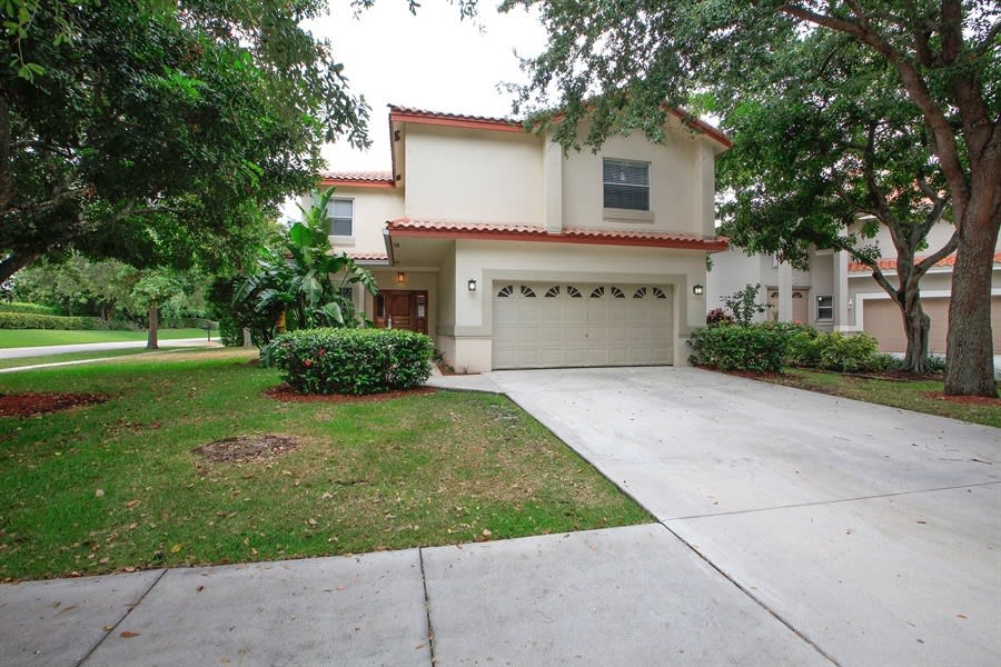 Front of 5700 NW 60th Pl, Parkland, FL