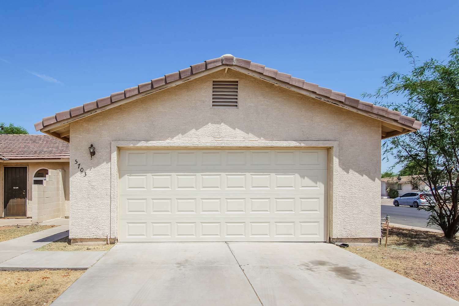 5703 N 67th Dr, Glendale photo 1