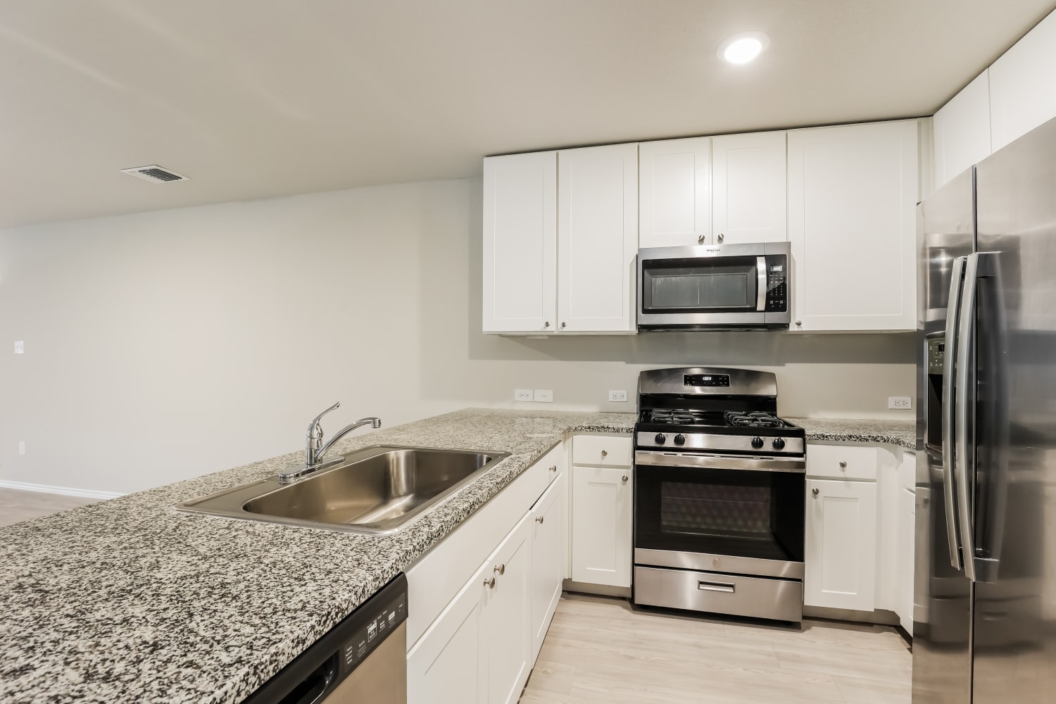 5711 Leon Pl, San Antonio photo 6