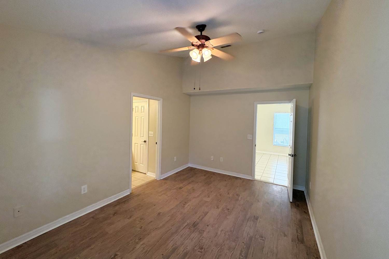 5716 Tanagerlake Rd, Lithia photo 8