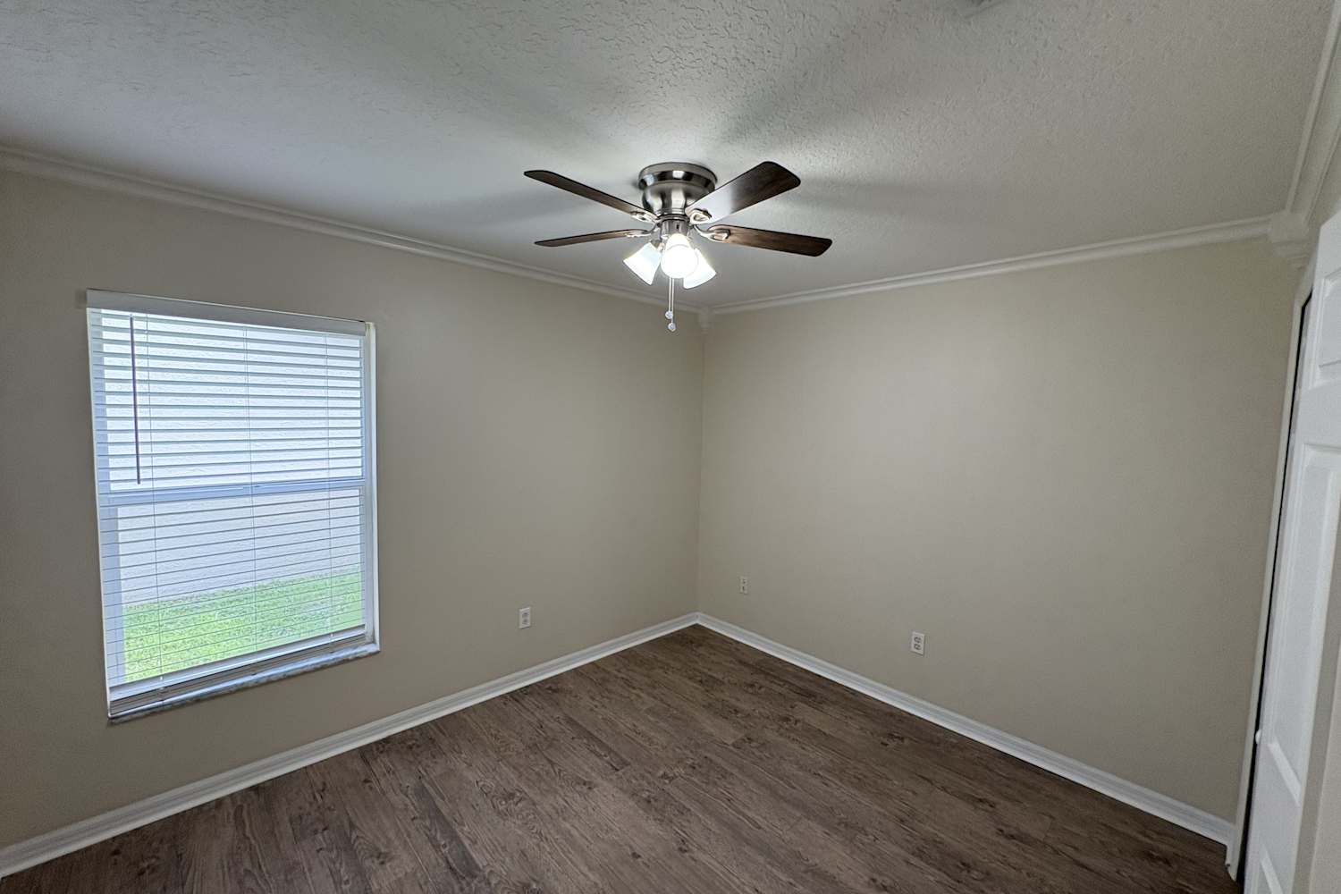 5716 Tanagerlake Rd, Lithia photo 10