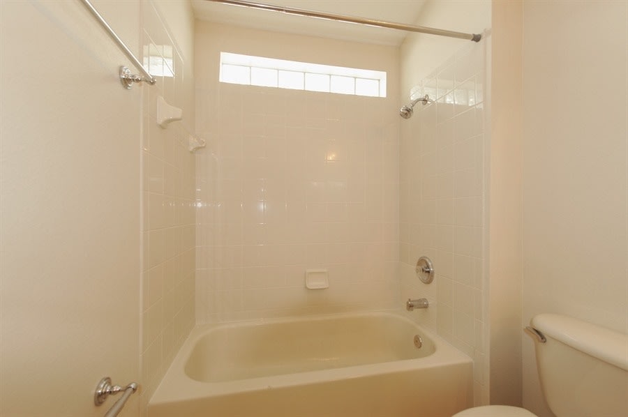5716 Tanagerlake Rd, Lithia photo 16