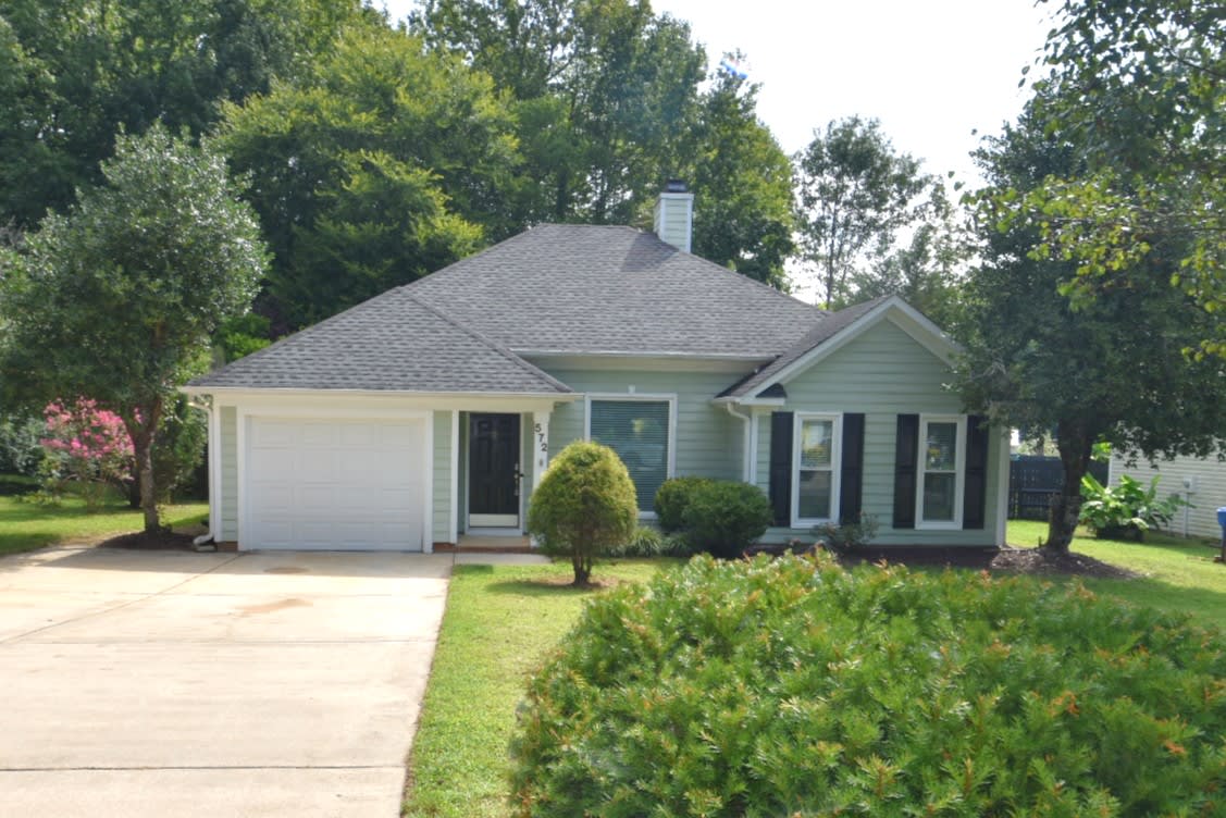 Front of 572 Rebecca Jane Dr, Mooresville, NC