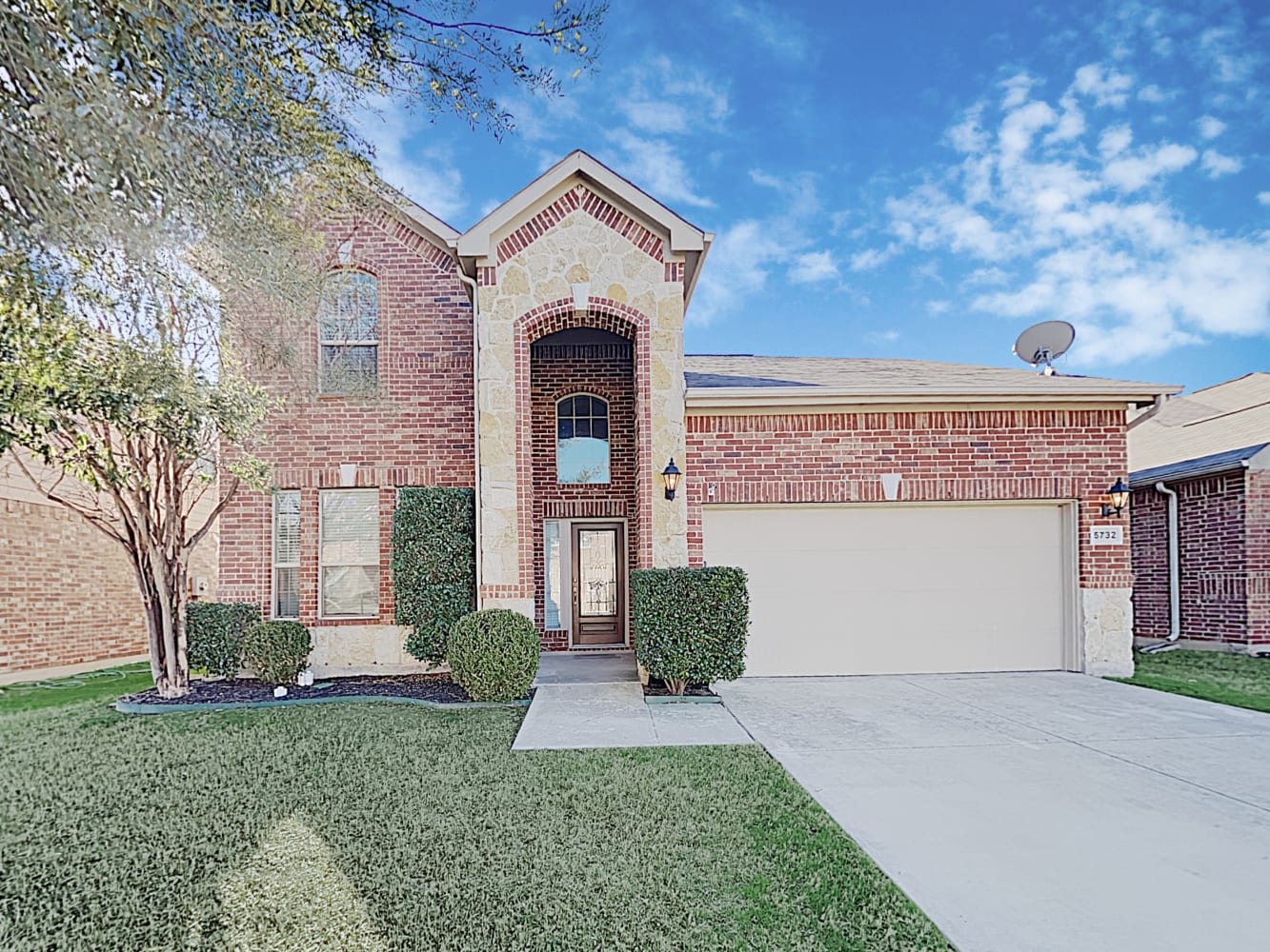 Front of 5732 Sapphire Pool Trl, Fort Worth, TX