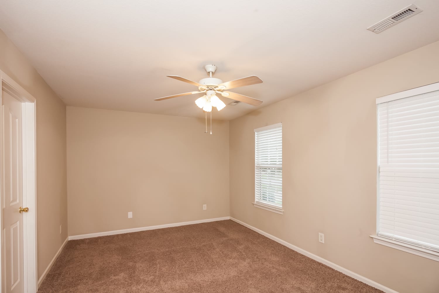 5733 Shining Oak Ln, Charlotte photo 8