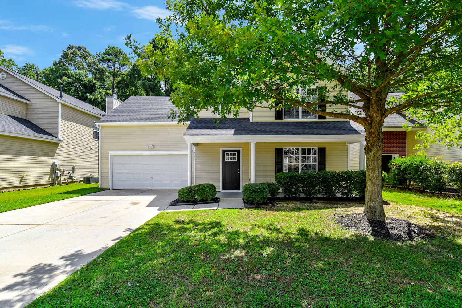 5736 Brookfield Pointe Dr, Charlotte photo 1