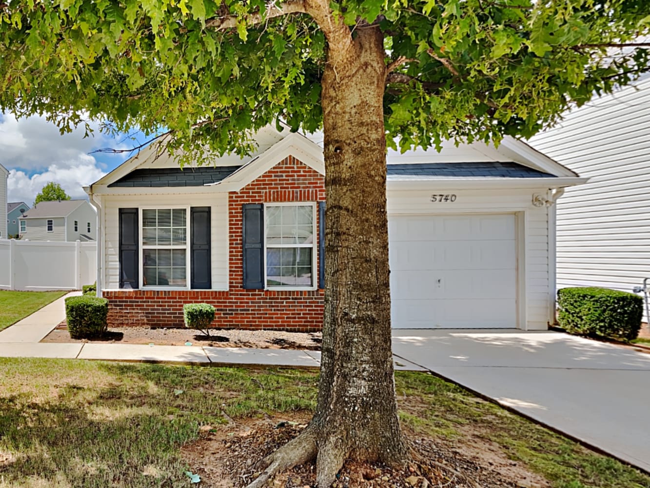 5740 Mountain Top Pl, Cumming photo 1