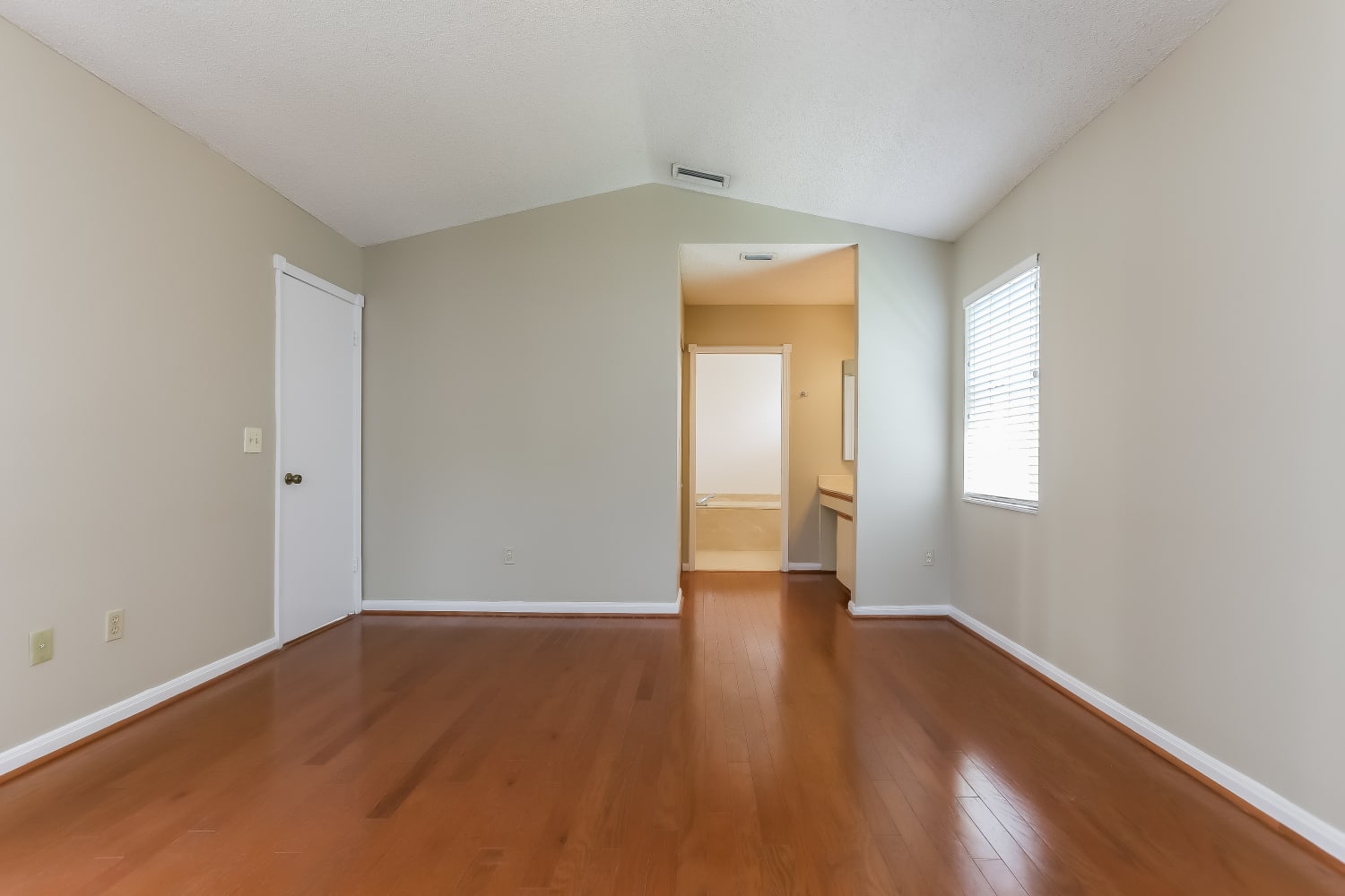 575 NW 47th Ter, Deerfield Beach photo 12