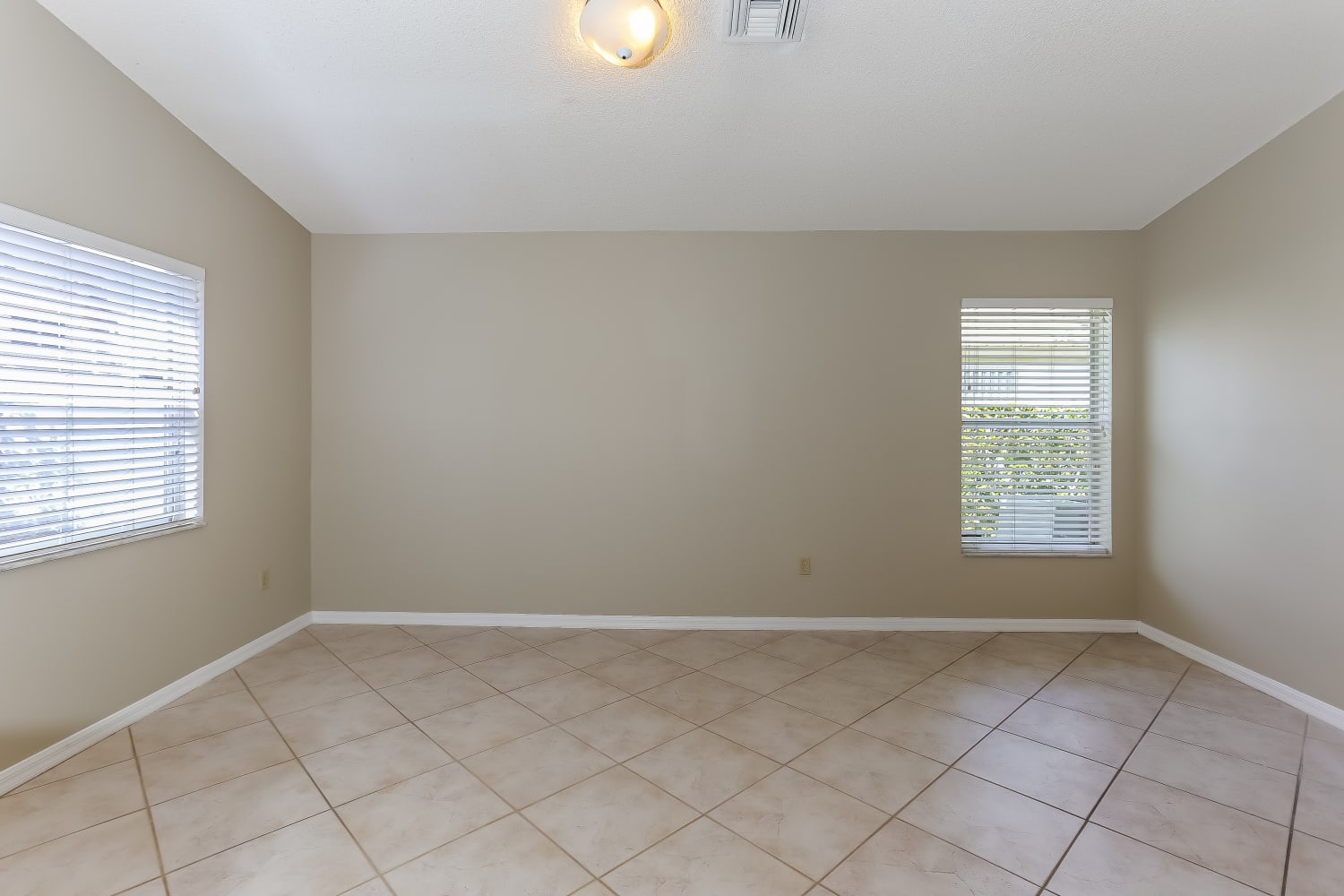575 NW 47th Ter, Deerfield Beach photo 6