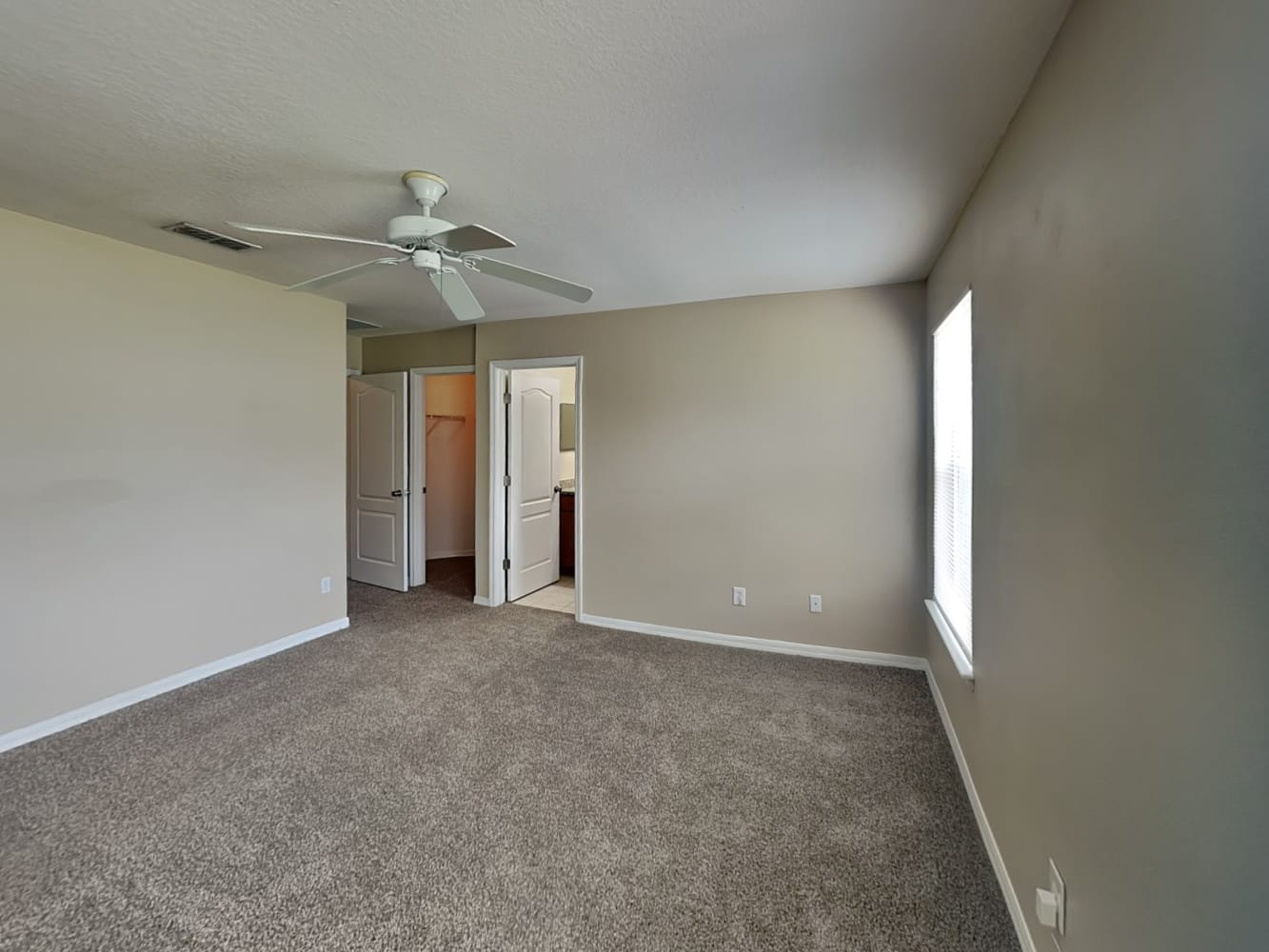 576 Sandy Ridge Dr, Davenport photo 9