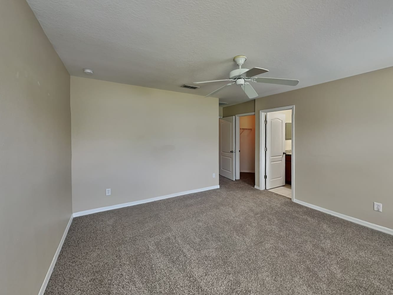 576 Sandy Ridge Dr, Davenport photo 18