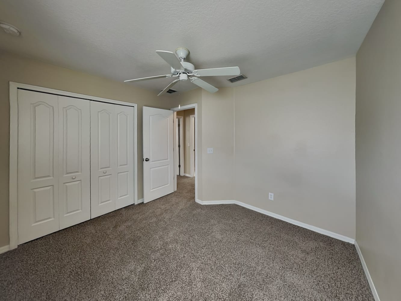 576 Sandy Ridge Dr, Davenport photo 11