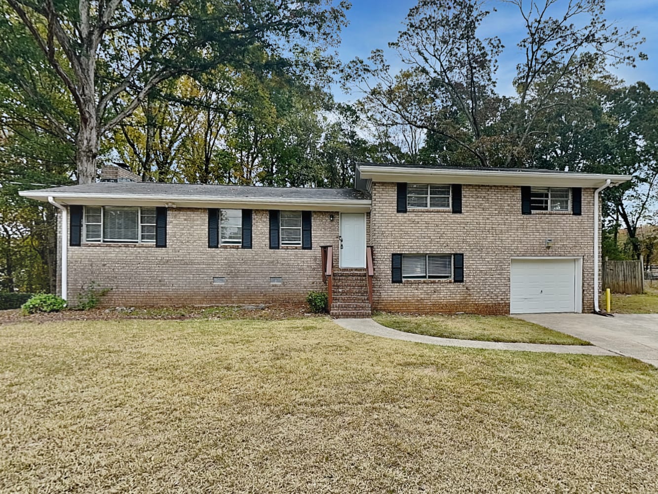 Front of 5798 Forest Dr, Acworth, GA