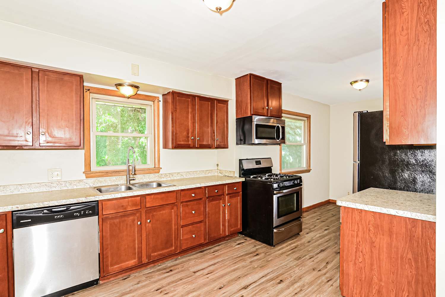 5801 Irving Ave N, Brooklyn Center photo 8
