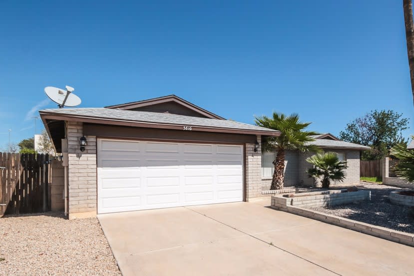 5816 W Carol Ann Way, Glendale photo 1