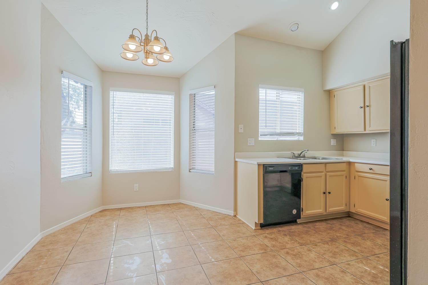5829 S 42Nd St, Phoenix photo 6