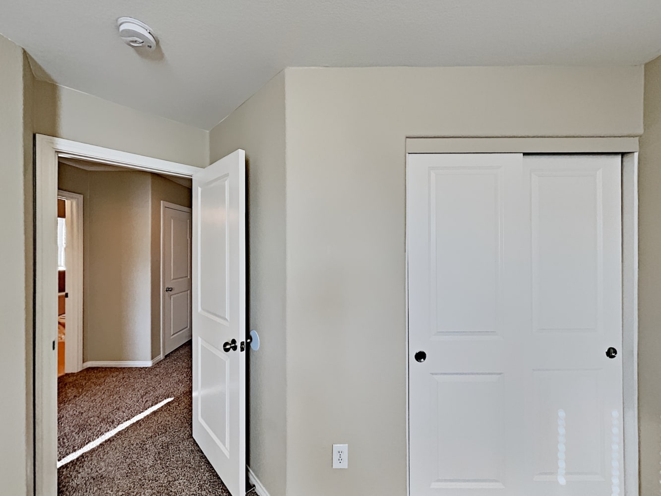 5836 Gemstone Peak St, North Las Vegas photo 7