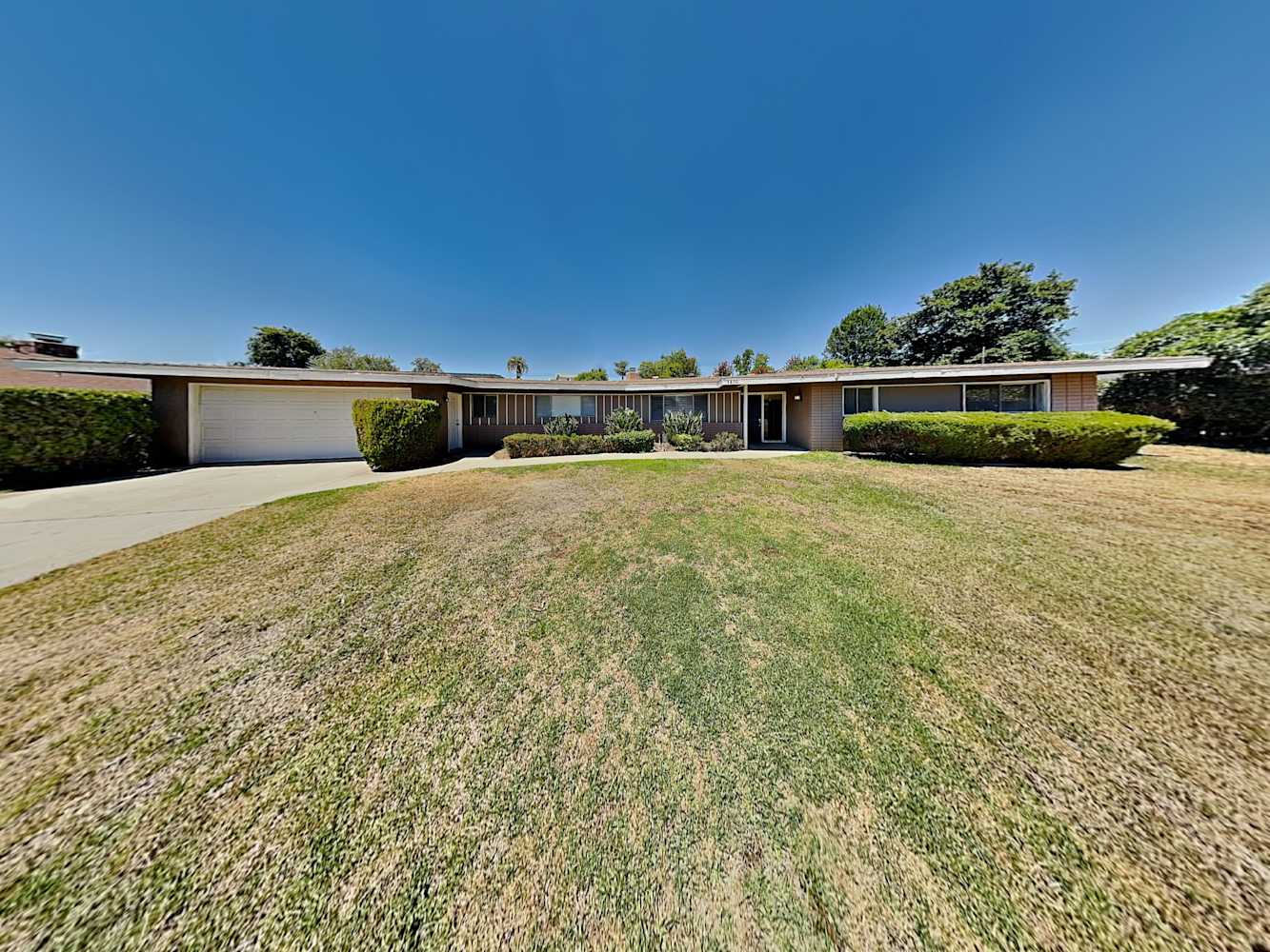 Front of 5850 Geremander Ave, Rialto, CA
