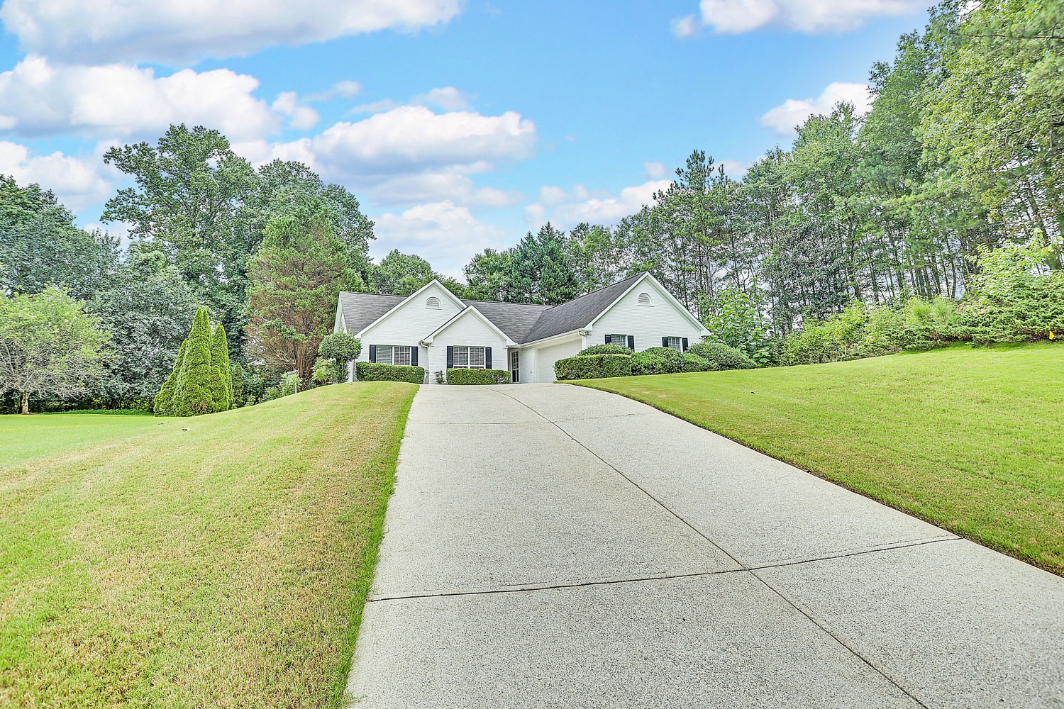 Front of 5930 Clipper Bay, Flowery Branch, GA