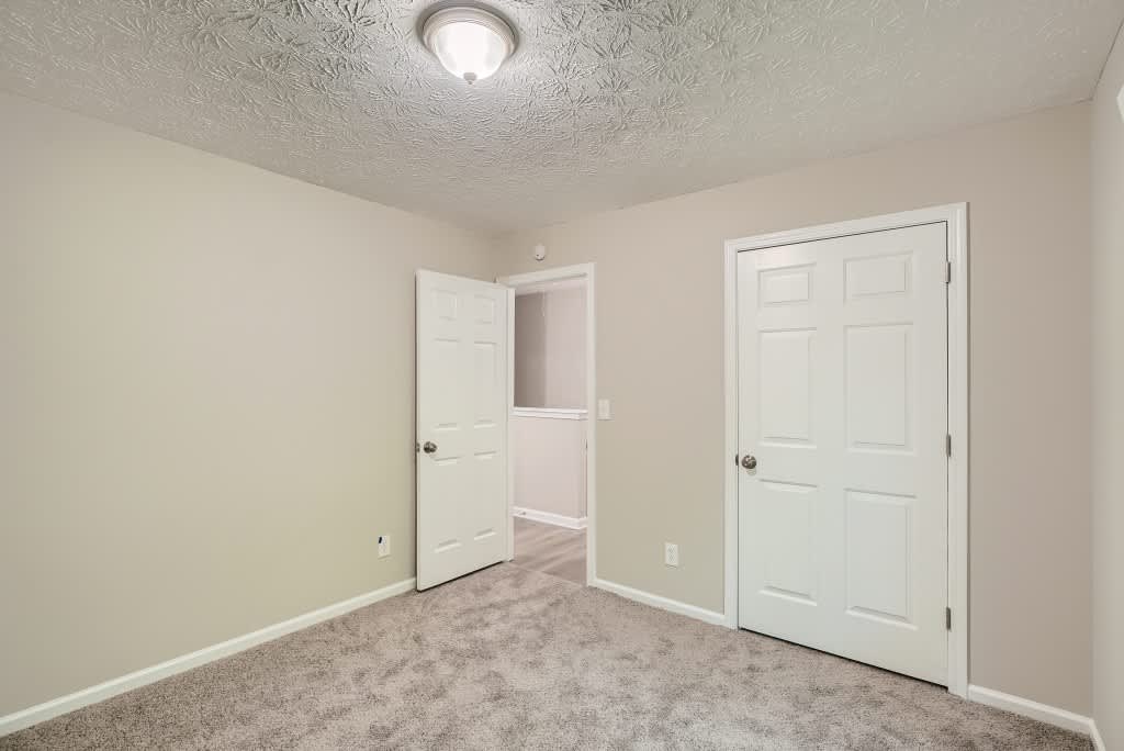 594 Rivulett Ct, Lawrenceville photo 16