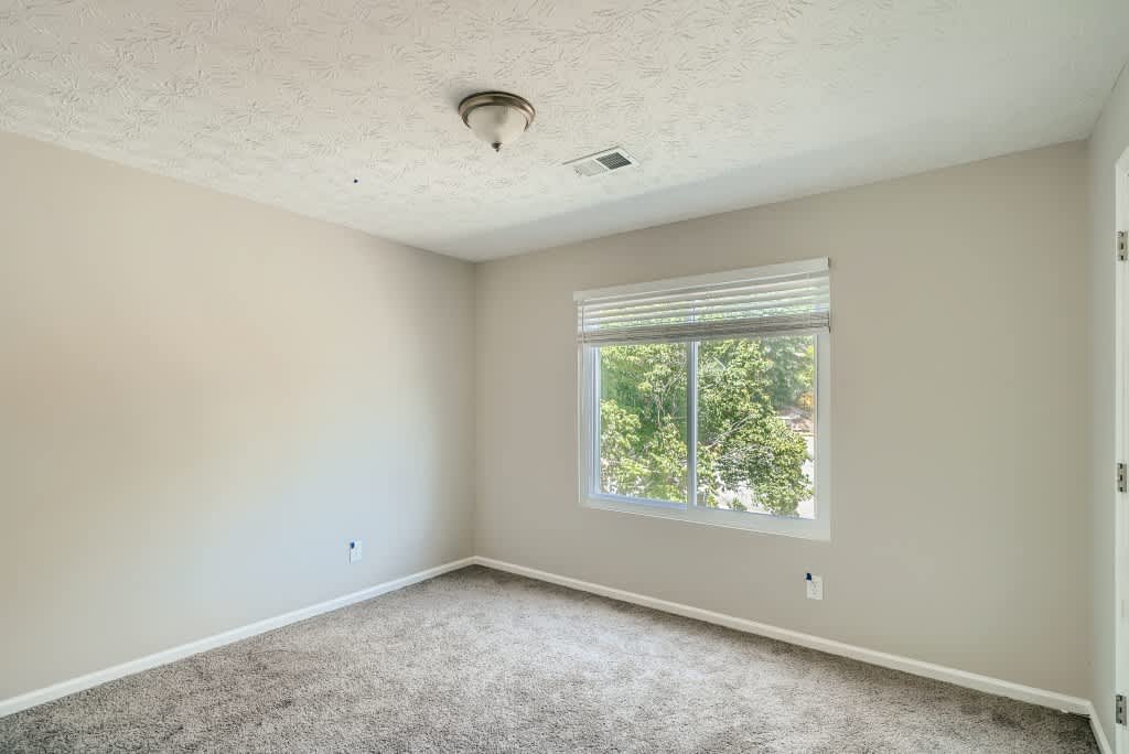 594 Rivulett Ct, Lawrenceville photo 17
