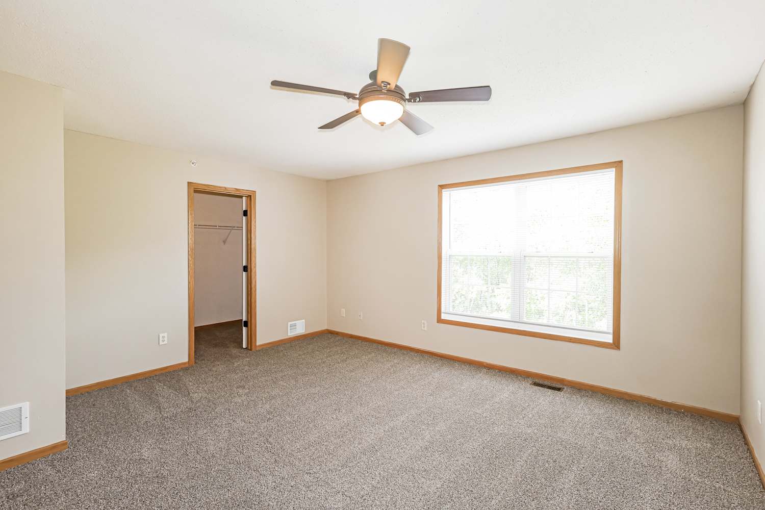 6004 Garwood Rd N, Brooklyn Park photo 8