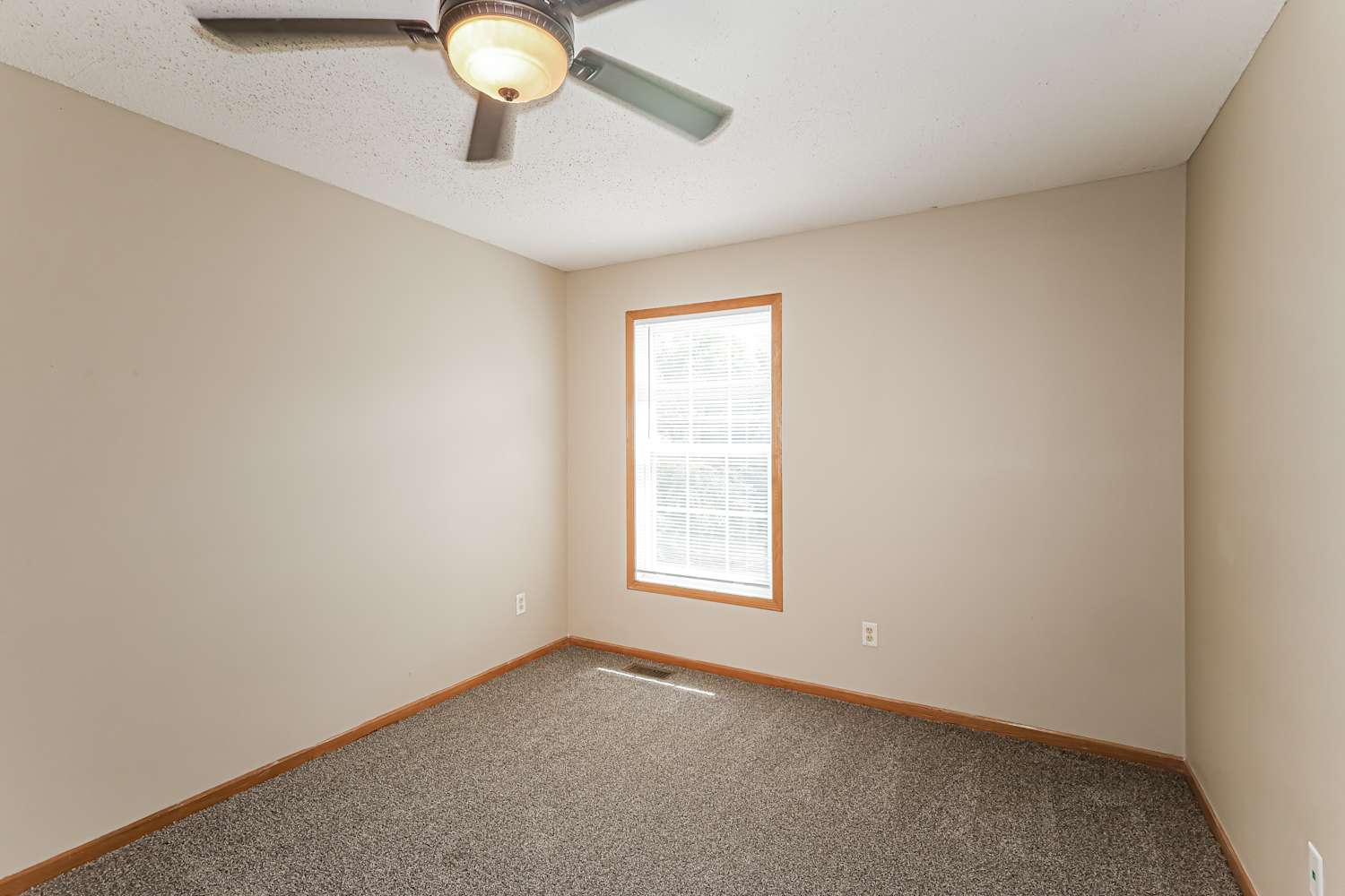 6004 Garwood Rd N, Brooklyn Park photo 11