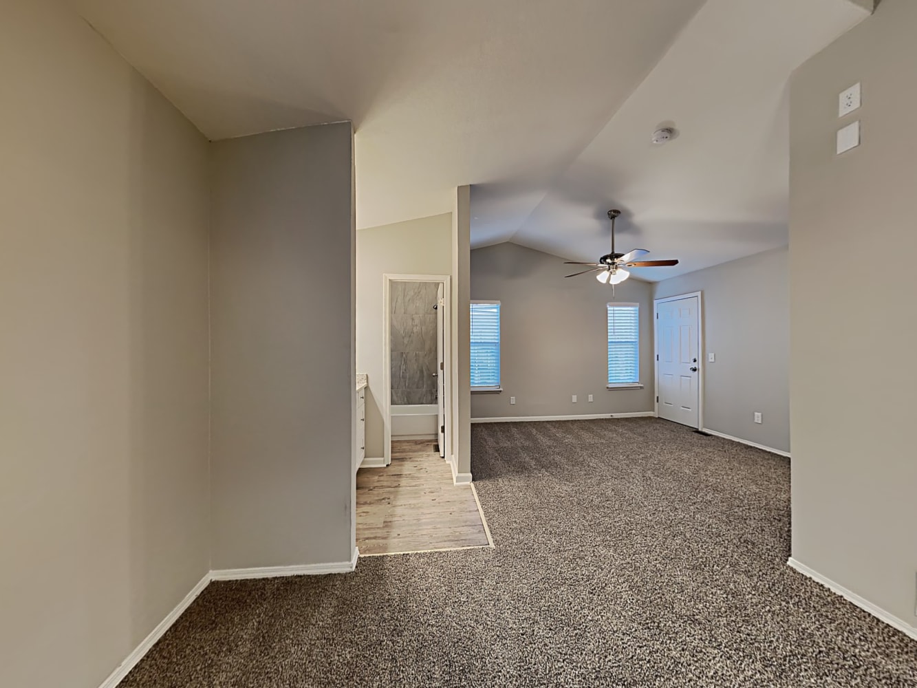 6010 Grapevine Dr, Colorado Springs photo 9