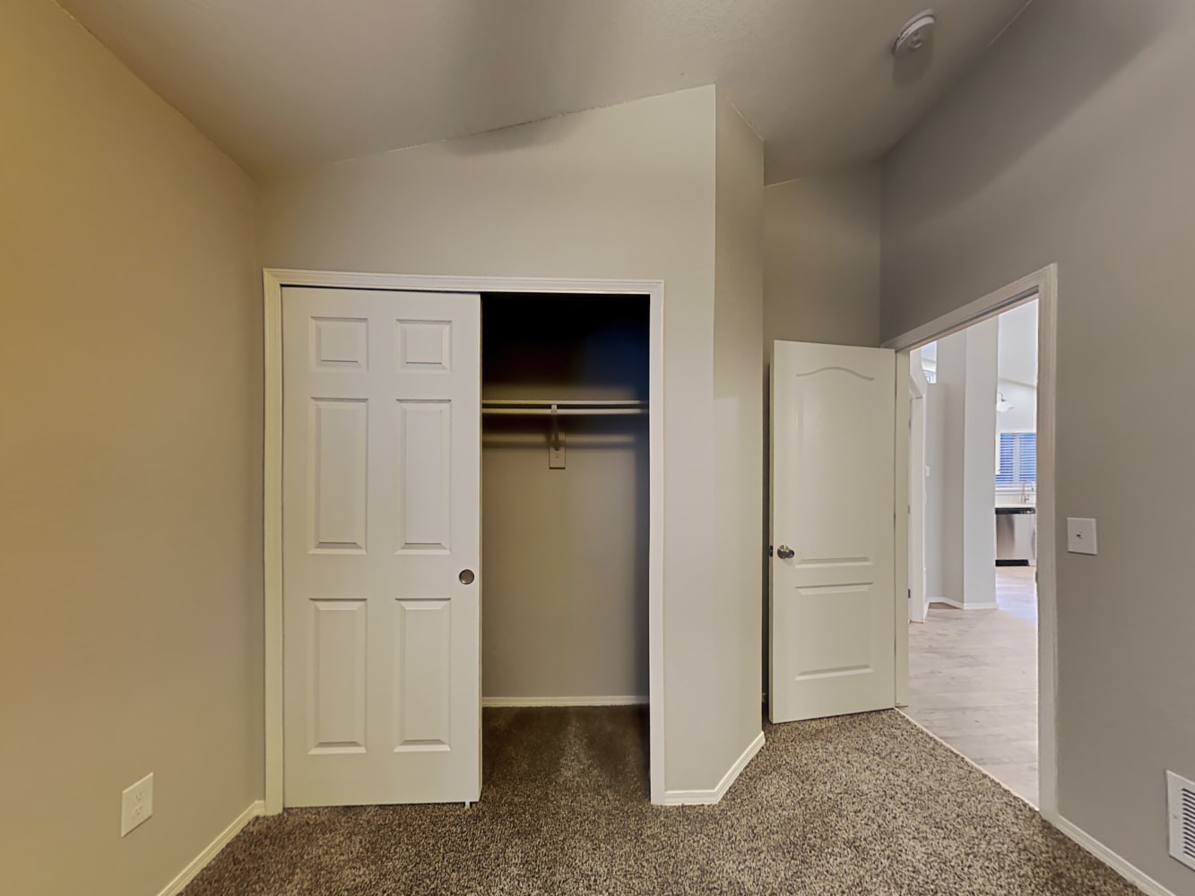 6010 Grapevine Dr, Colorado Springs photo 10